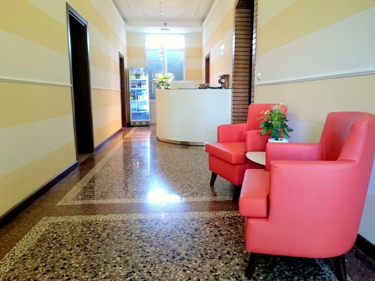 Hotel Villa Azzurra Bolonia Exterior foto